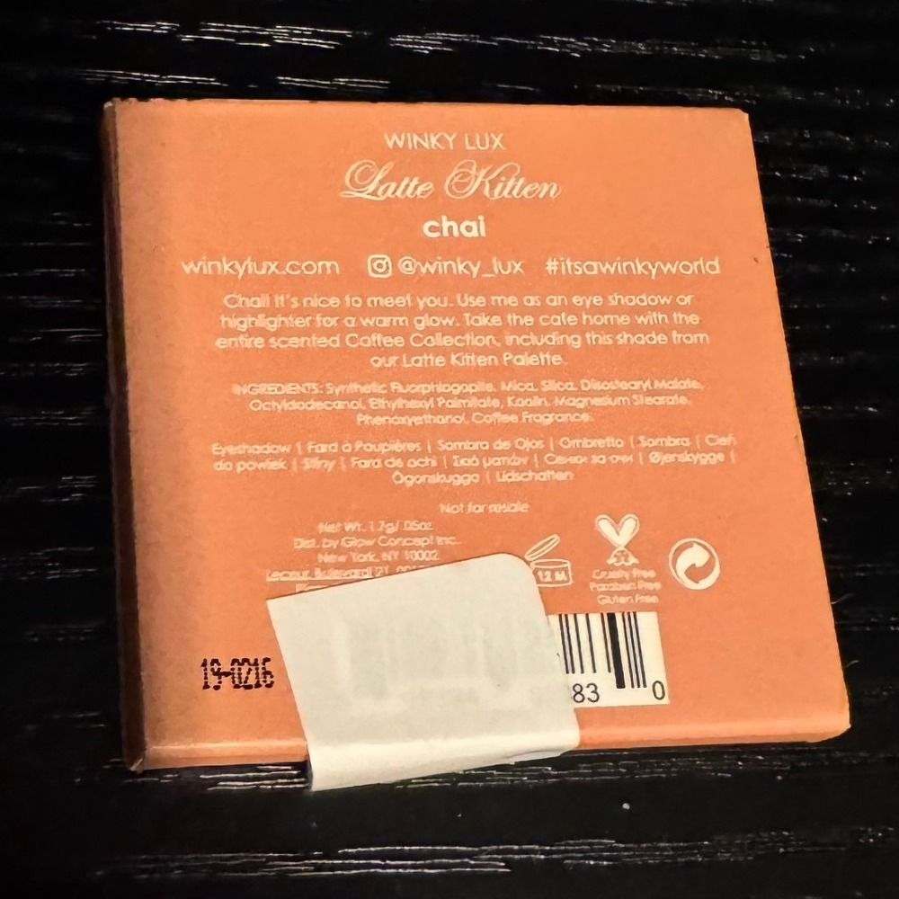 Winky Lux single eyeshadows, "frothy" and "chai" - Picture 4 of 6